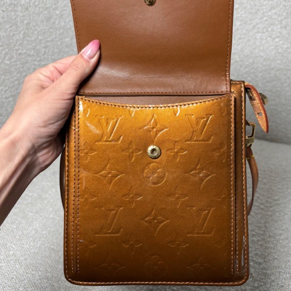 Authentic Pre-Owned Louis Vuitton Monogram Vernis Pochette Bronze - Picture 5 of 9